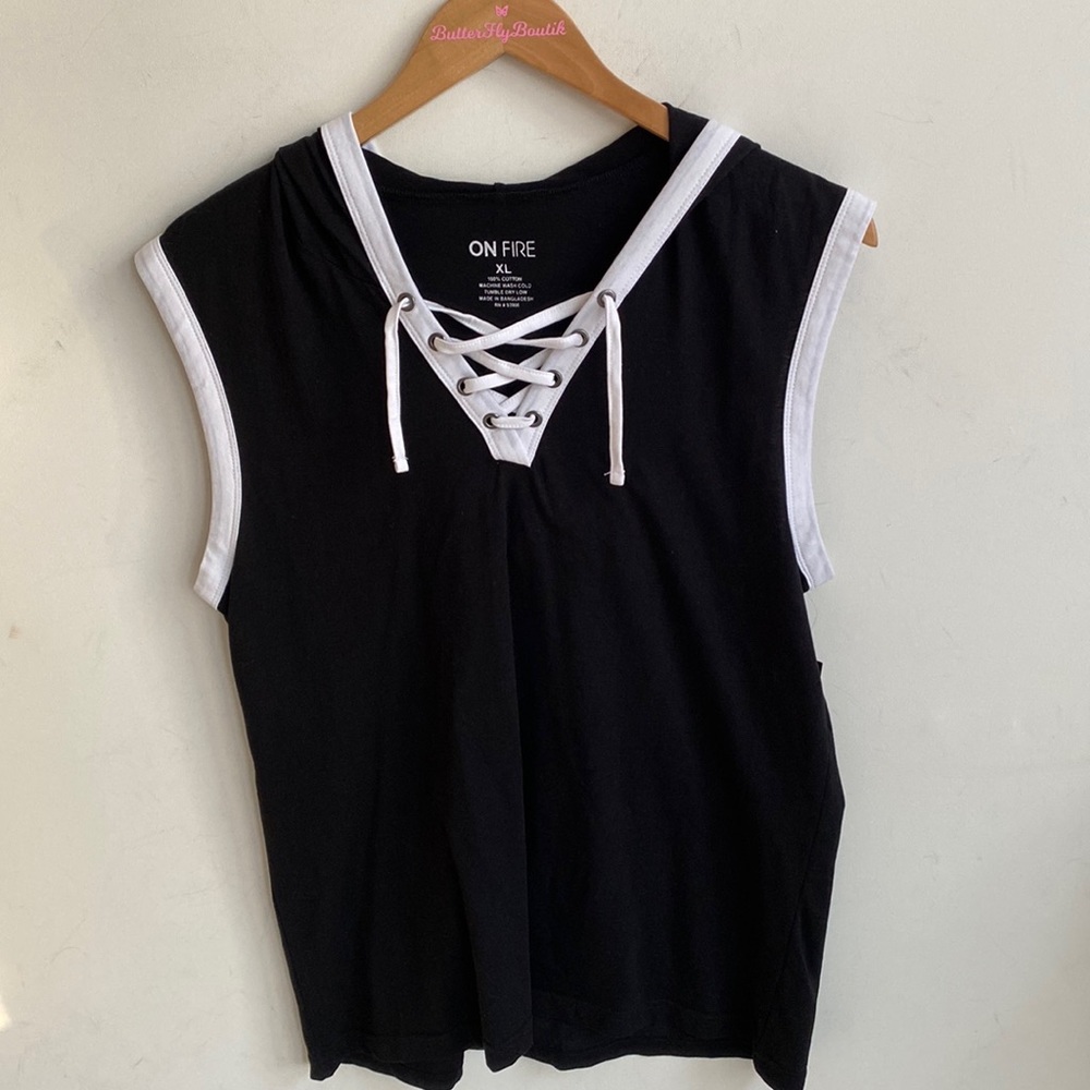 On‎ Fire Sleeveless Hooded Top, Size XL, NWT